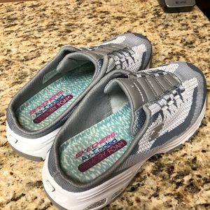 Skechers size 8.5w